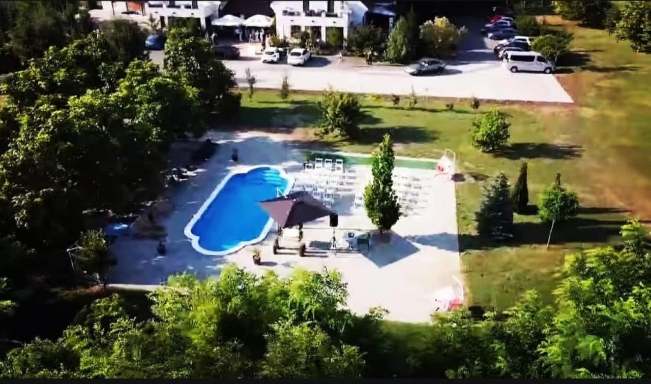 卡巴鲁斯洛瓦斯马约尔住宿加早餐旅馆 Nyíregyháza 外观 照片